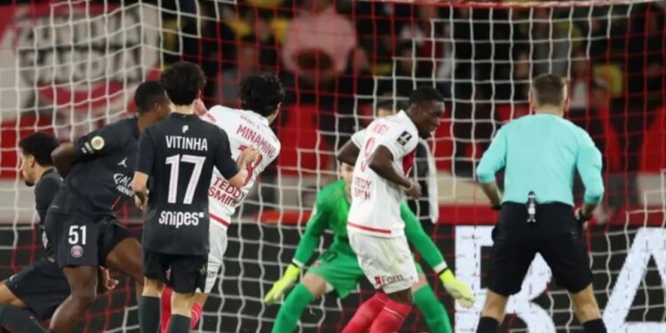 Video/ PSG befason ne transfertë, kampionët e Europës humbin nga Monaco me 10 lojtarë.