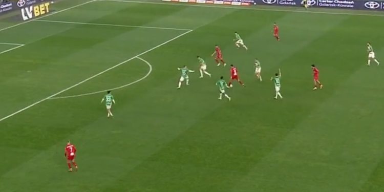 Video/ Shehu i gatshëm për Kombëtaren, mesfushori shqiptar shkëlqen me golin e skuadrës së tij.