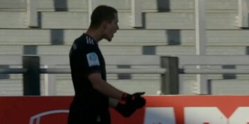 Video/ Talenti 17-vjeçar nga Kosova shkëlqen në akademinë e Bayernit duke shënuar gol ndaj Arsenalit në Championsin e të Rinjve.