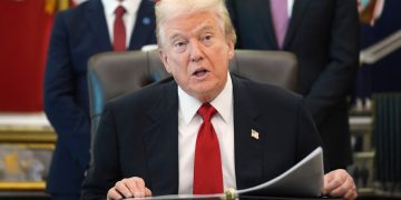 Video/ Trump kritikon ashpër gazetarin e Bloomberg: Je më i keqi