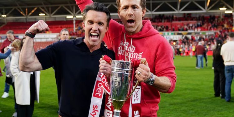 Yjet e Hollywoodit po shkojnë drejt një përvoje të re në futbollin anglez.