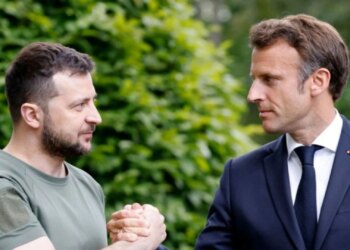 Zelensky në Paris të hënën, takim me Macron për biseda mbi negociatat për paqe me Shtetet e Bashkuara.