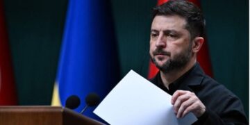 Zelensky pranon planin e SHBA-së për përmbylljen e luftës: Do ta diskutoj me Trumpin. Zyrtarët ukrainas e quajnë propozimin të paarsyeshëm.