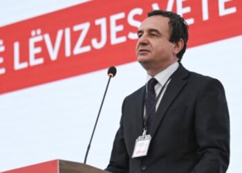 Zgjedhjet e parakohshme në Kosovë, Lëvizja Vetëvendosje të propozon Albin Kurtin si kandidat për kryeministër.