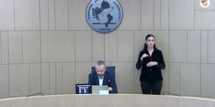 Zgjedhjet në 5 bashkitë: Celibashi njofton se pjesëmarrja është vetëm 13%, me Vlorën që ka regjistruar prosentazhin më të ulët prej 8%.