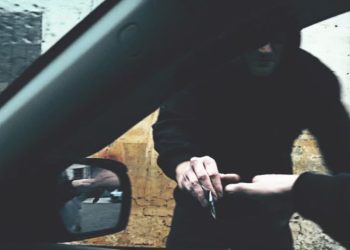 Zhbllokohet rrjeti i trafikut të drogës në Itali: 20 njerëz të arrestuar, gratë shërbenin si "kavi" për testimin e kokainës.