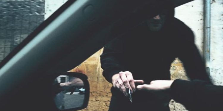 Zhbllokohet rrjeti i trafikut të drogës në Itali: 20 njerëz të arrestuar, gratë shërbenin si "kavi" për testimin e kokainës.