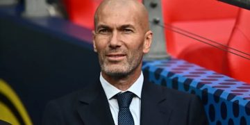 Zidane njofton një lajm të GËZUESHËM për fansat e tij gjatë ndeshjes së bamirësisë