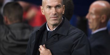 Zinedine Zidane emërohet trajner i ri i ekipit kombëtar të Francës, por konfirmimi zyrtar do të bëhet vitin e ardhshëm.