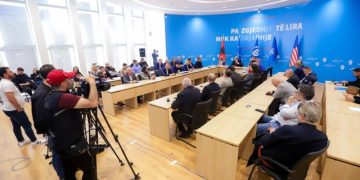 “I vetmi kriter që plotësohet është ai gjeostrategjik”/ Berisha: Raporti i Komisionit Europian thekson se sistemi gjyqësor është në kolaps