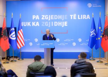 Takimet e Salianjit me më të votuarit, prononcohet Berisha: Çdo aktivitet jashtë forumeve është strikt privat! PD do të ketë një debat të hapur