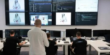 14:51

Skandali i AKSHI-t, DW: Çfarë ndodh me e-Albania?  
Pas skandalit të AKSHI-t, platforma e-Albania ka ndërprerë funksionimin dhe qytetarët nuk kanë akses për të kryer shërbime.