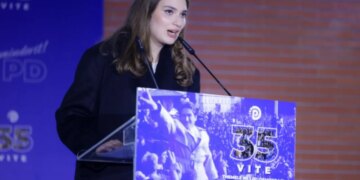 35 vjetori i themelimit të PD-së, vajza e ish-presidentit Nishani: Ne jemi brezi që ka udhëtuar drejt Europës pa viza.