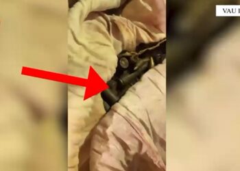 42-vjeçari arrestohet në Vaun e Dejës për bllokimin e qarkullimit të automjeteve, policia zb discovers drogë dhe municion luftarak.