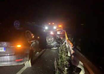 Aksident i rëndë në Zall-Bastar, katër persona të lënduar si pasojë e përplasjes së dy automjeteve.