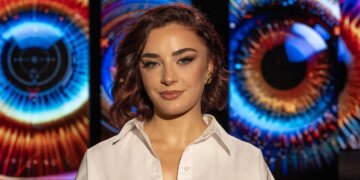 Aktore dhe këngëtare, Xhodi Skura, pjesë e Big Brother VIP 5, befasoi gjyshen e saj nga shtëpia.