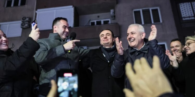 Analizë nga REL mbi zgjedhjet në Kosovë: Si e arriti LVV-ja fitoren e saj “spektakolare”?