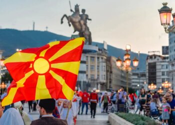 Anglia do të kompensojë çdo emigrant, përfitimet që do të ketë Shkupi nga krijimi i qendrave për emigrantët e deportuar nga Britania.