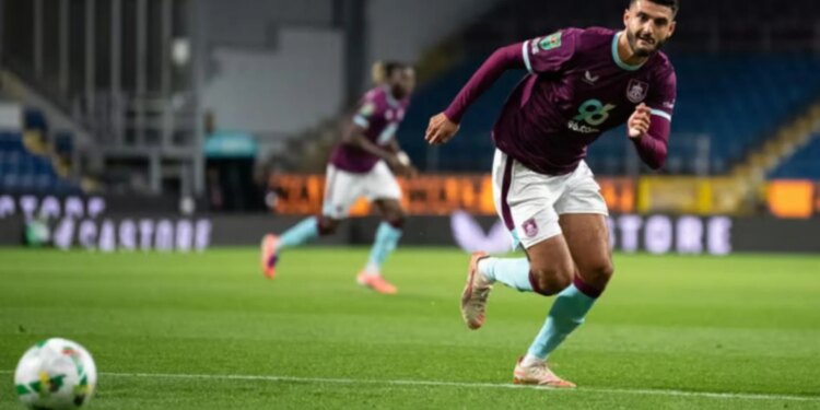 Armando Broja, sulmuesi i kombëtares shqiptarë, debuton me Burnley në ndeshjen ndaj Newcastle.