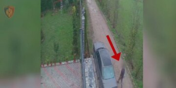 Arrestohet 21-vjeçari që vidhnte automjete në lagje të ndryshme në Durrës për t'i shitur.