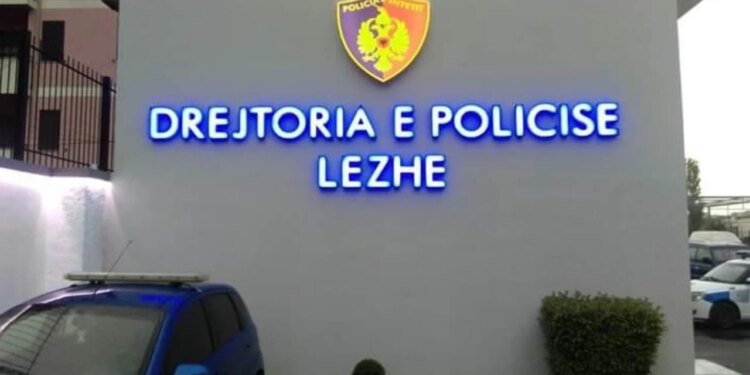 Arrestohet 30-vjeçari në Lezhë, i cili u ndalua teksa lëvizte me një automjet pa targa dhe të armatosur; dy pasagjerët e tij nën hetim.