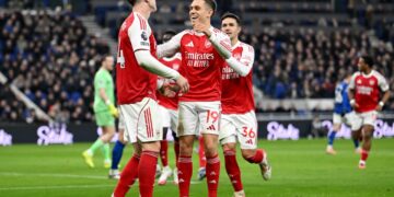 Arsenali mposht Brighton-in dhe kthehet në kryesimin e Premier League.