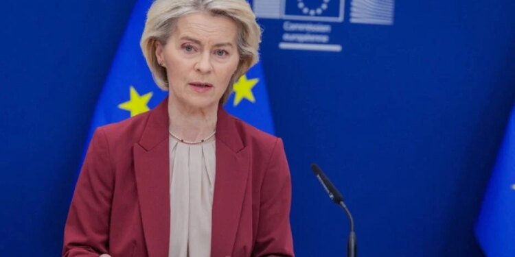 “Asetet e bllokuara ruse: Një çështje e ndërlikuar”, thotë Von der Leyen: ‘Sa më gjatë të zgjatë lufta, aq më shumë do të rëndohet kostoja për Rusinë’