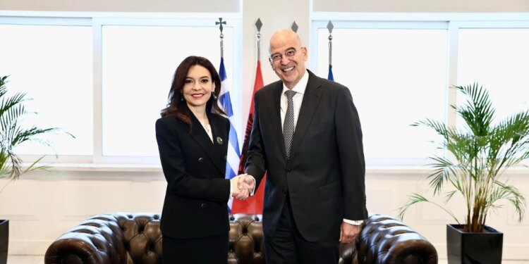 Athinë/ Spiropali takim me Ministrin e Mbrojtjes: Shqipëria dhe Greqia forcojnë partneritetin strategjik për sigurinë, Tirana do të jetë nikoqire e Samitit të NATO-s në 2027.