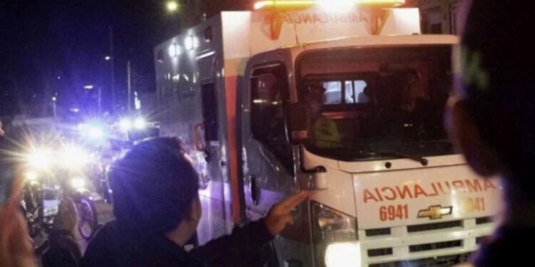Autobusi me 40 studentë doli nga pista dhe u përplas me një shkëmb, duke shkaktuar vdekjen e 16 të rinjve.