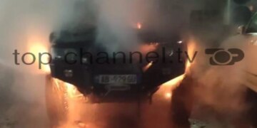 Automjeti në Pogradec digjet nga flakët, ngrihen dyshime për zjarrvënie të qëllimshme.