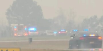 Avioni aksidenton në aeroportin e Karolinës së Veriut, disa viktima; autoritetet raportojnë: shpërthim flakësh