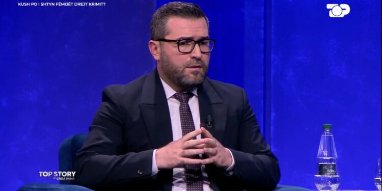 “Avokati i familjes Cani ngre shqetësimin: Nuk ka reflektim pas ngjarjes së Martinit, problemet nuk burojnë nga familja dhe lagja, por nga shkolla.”