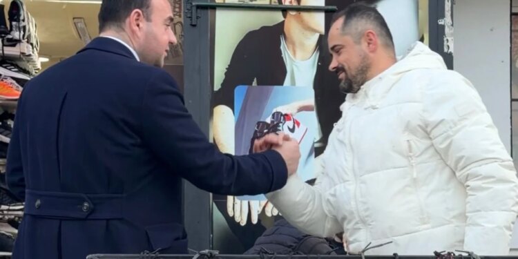 Balliu viziton qytetarët dy ditë para protestës.