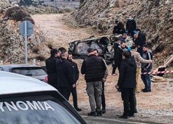 Banda shqiptare e vrasësve me pagesë në Greqi shpërbëhet, zbulohet identiteti i kryesuesit të njohur për egërsinë dhe rrezikshmërinë e tij.