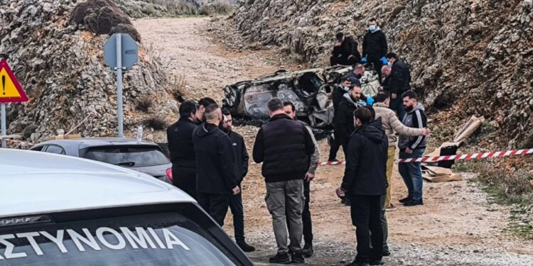 Banda shqiptare e vrasësve me pagesë në Greqi shpërbëhet, zbulohet identiteti i kryesuesit të njohur për egërsinë dhe rrezikshmërinë e tij.