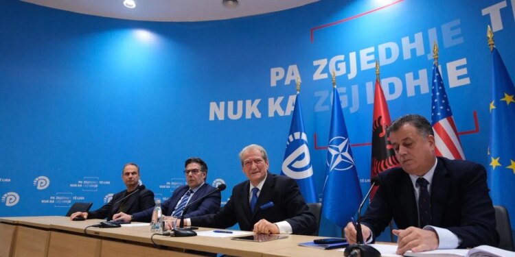 Berisha pas takimit të Këshillit Kombëtar të PD: Salianji ka shpallur vetëpërjashtimin e tij