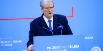 Berisha për mbledhjen e Këshillit të Mandateve: 'Nuk pranojmë seancë të mbyllur, vetëm një material sekret është në dosjen e Ballukut'