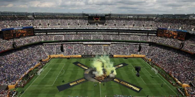 Biletat rekord në histori, tifozët anglezë reagojnë ndaj FIFA-s për çmimet e Botërorit 2026.