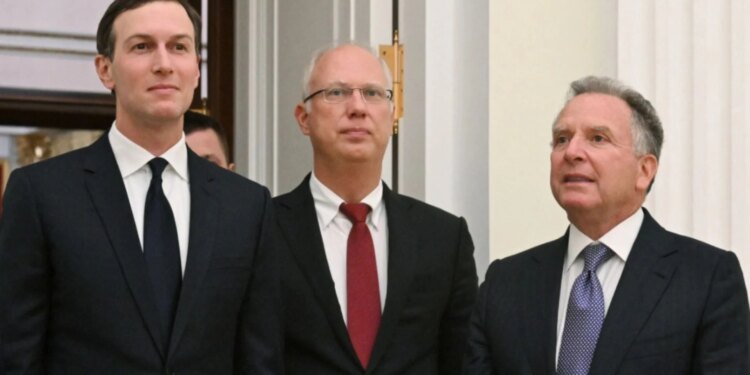 Biseda të fshehta në SHBA midis negociatorëve të Trump dhe Putin, me theks në propozimin e ri për paqen të hartuar nga Ukraina dhe Europa.