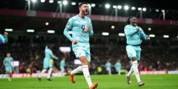 Broja shënon dhe shpëton Burnley-n, trajneri i skuadrës angleze komenton për sulmuesin shqiptar: "Do më pyesin pse nuk e hapa ndeshjen me të nga fillimi."