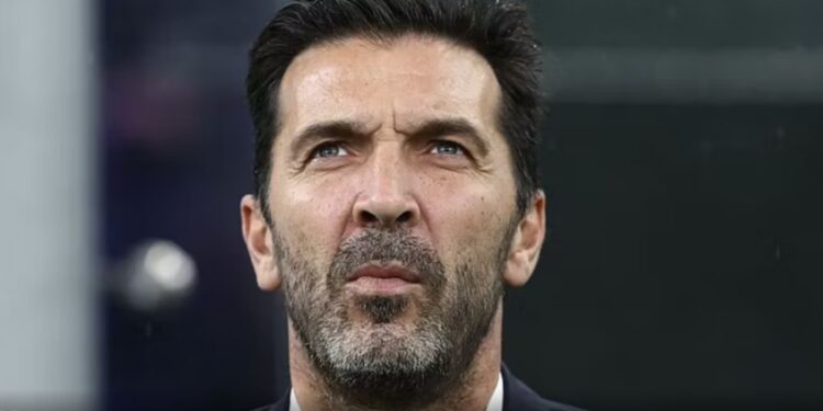 Buffon e vlerëson Pio Esposito: Një Luca Toni më energjik.