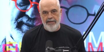 “Burgjet mbushen me të padënuar më shumë se me të dënuar”/ Rama shqyrton raportin e KE-së: Kemi një rekord negativ në…