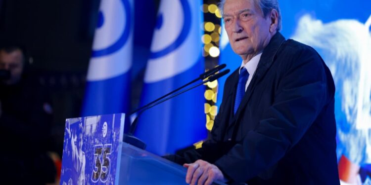 “Çdo regjim ka avancuar shqiptarët”/ Berisha apel për protestë nga Kavaja: Të fillojmë betejën tonë pa kthim, deri në triumf.