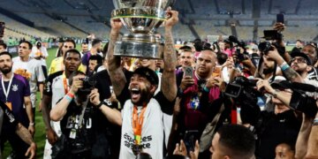 Corinthians: Depay kritikon drejtuesit e klubit për dëshirën e largimit të tij…