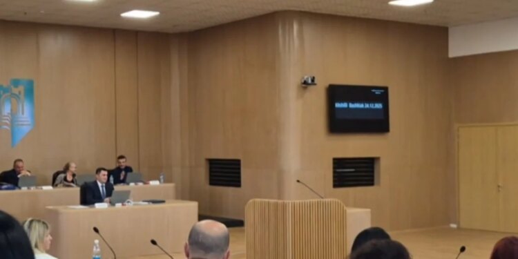 Debatet për buxhetin e Elbasanit/ Rritje prej 6%, këshilltarët e djathtë e quajnë mashtrim financiar