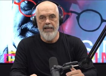 “Dëgjova histori të jashtëzakonshme për disa trimosha të BKH”, Rama reagon ndaj kërkesës së gjyqtarëve për rritje pagash: Mendojnë se mund ta shfrytëzojnë çekiçin për të hapur buxhetin e shtetit.