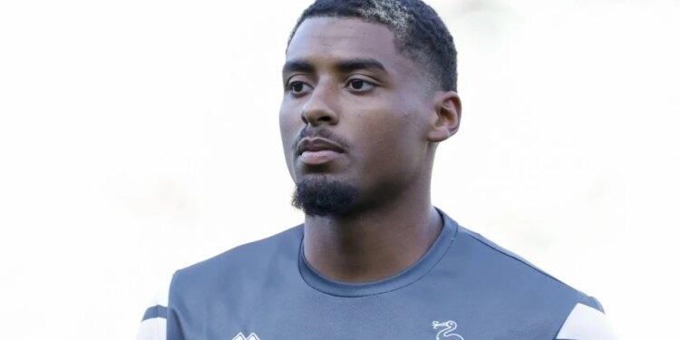 Dënohet me një vit burg mbrojtësi francez për aksidentin automobilistik me një të plagosur.