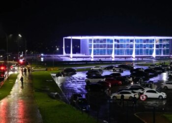 Departamenti i Thesarit refuzon hyrjen në SHBA për shkak të procesit gjyqësor ndaj Bolsonaros, ndërsa sanksionet ndaj gjyqtarit brazilian janë eliminuar.