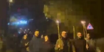 Deputetët e PD-së dhe Forumi Rinor organizojnë protestë në Surrel, kërkesë për dorëheqjen e Ramës.