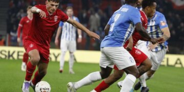 Derbi i Kryeqytetit/ Tifozët në garë me koreografitë në ‘Arenën Kombëtare’